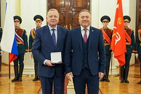 11 декабря 2024 г. В.В.Запевалов награжден почётным знаком «За безупречную службу Санкт-Петербургу» I-й степени