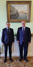 8 апреля 2025 г. и.о. представителя МИД России в Санкт-Петербурге М.Г.Полетаев встретился с Почётным консулом Демократической Социалистической Республики Шри-Ланка в Санкт-Петербурге В.Ю.Захаряном